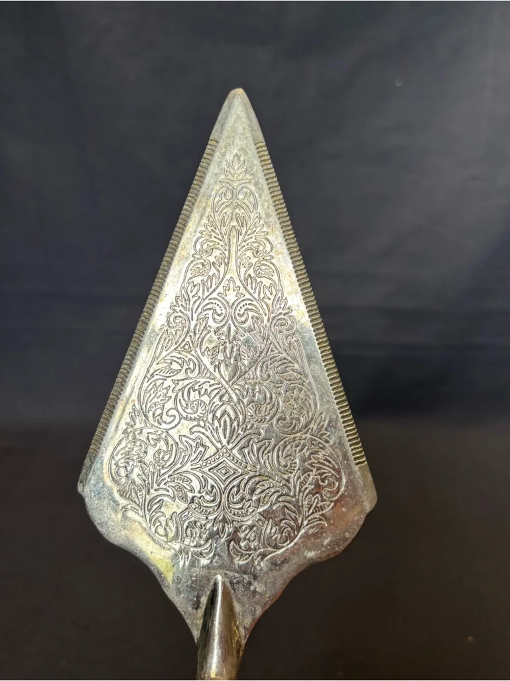 Vintage Silver-Plated Pie or Cake Server Serrated Edges Engraved Ornate Pattern